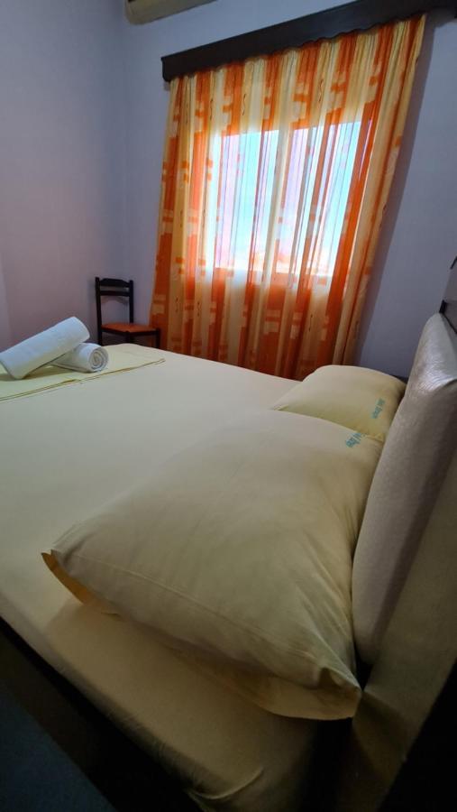 Hotel Brace จีโรคาสเตอร์ ภายนอก รูปภาพ