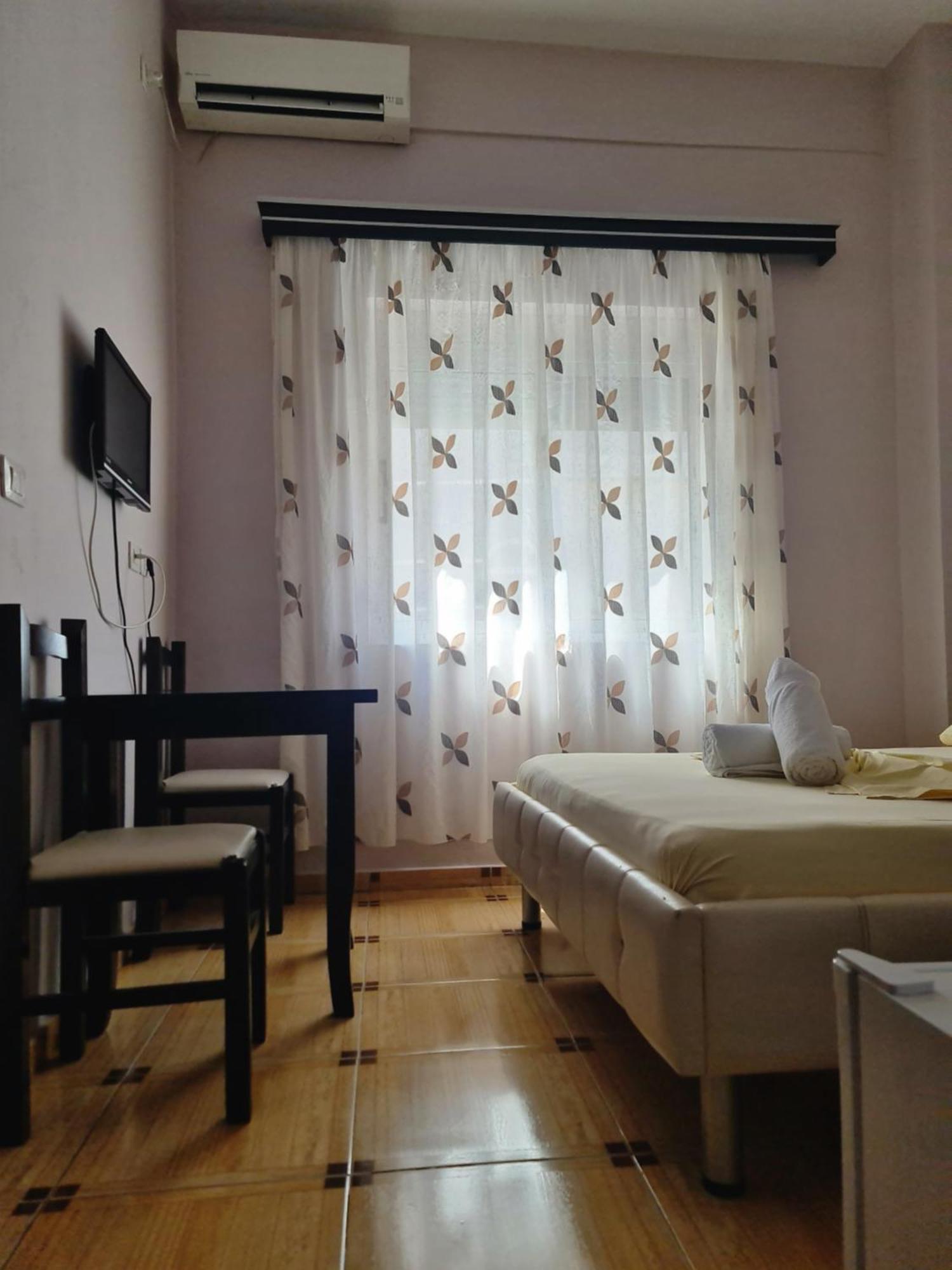 Hotel Brace จีโรคาสเตอร์ ภายนอก รูปภาพ